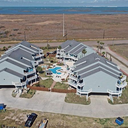 Coastal Condo with Outdoor Pool - Pets Welcome! Mustang Beach Buitenkant foto