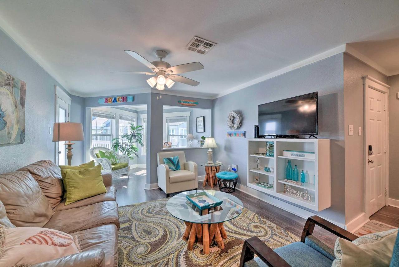 Coastal Condo with Outdoor Pool - Pets Welcome! Mustang Beach Buitenkant foto