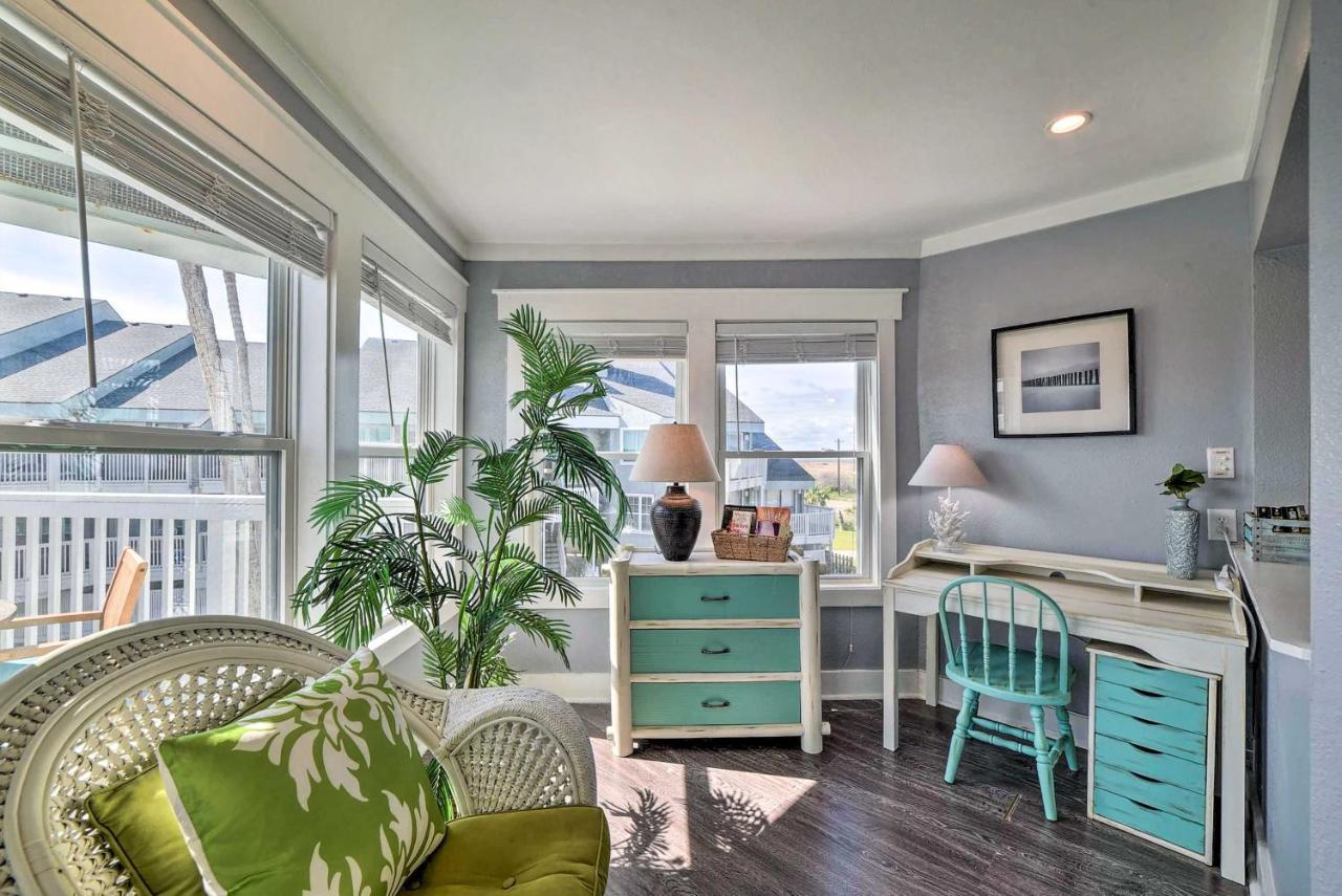 Coastal Condo with Outdoor Pool - Pets Welcome! Mustang Beach Buitenkant foto