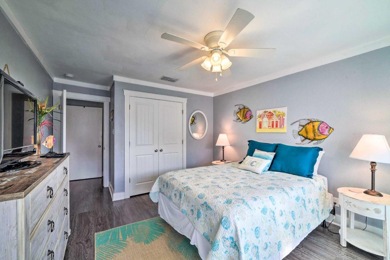 Coastal Condo with Outdoor Pool - Pets Welcome! Mustang Beach Buitenkant foto