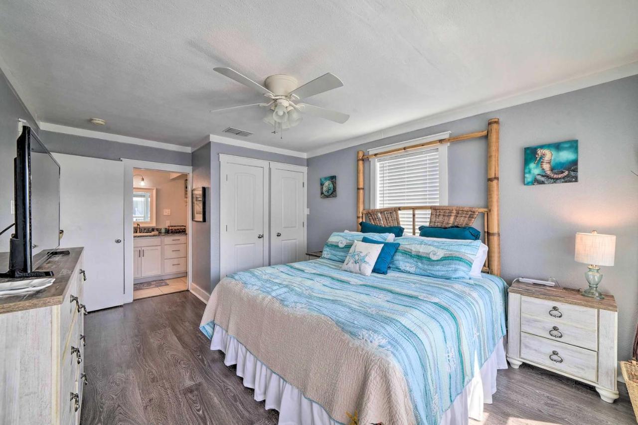 Coastal Condo with Outdoor Pool - Pets Welcome! Mustang Beach Buitenkant foto