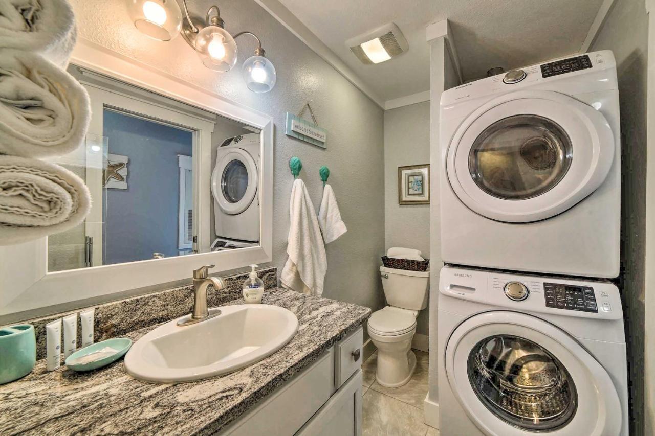 Coastal Condo with Outdoor Pool - Pets Welcome! Mustang Beach Buitenkant foto